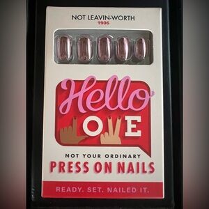 Hello Love not Leaving-Worth press on nails, full set short square